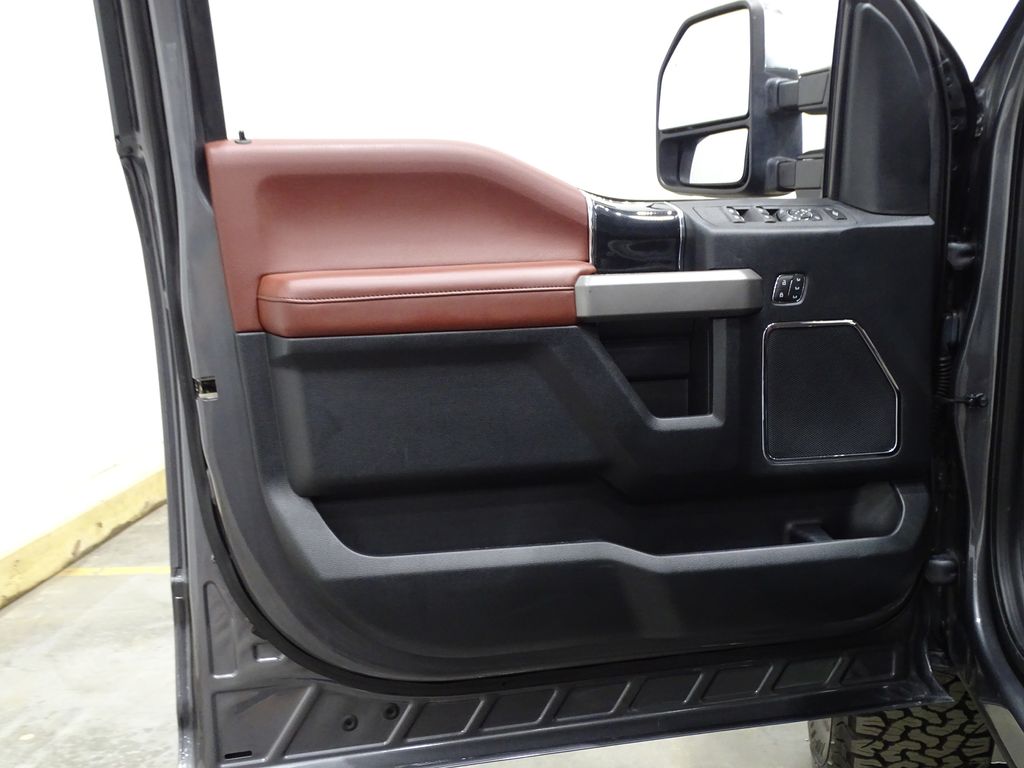 Vehicle image 15 of 50