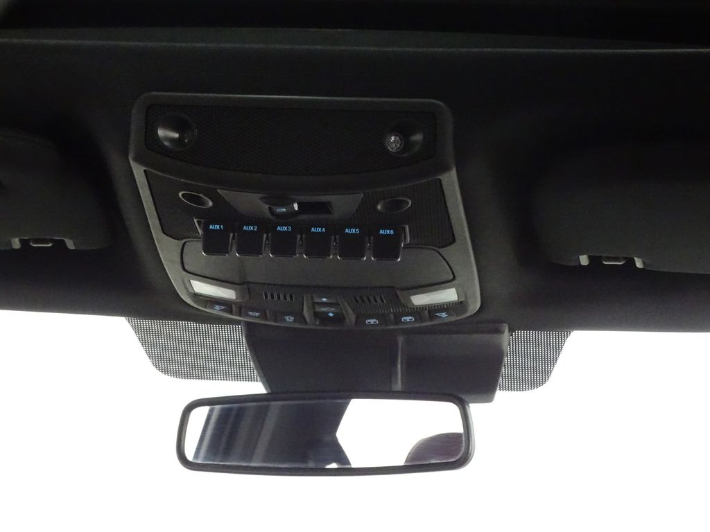 Vehicle image 27 of 50