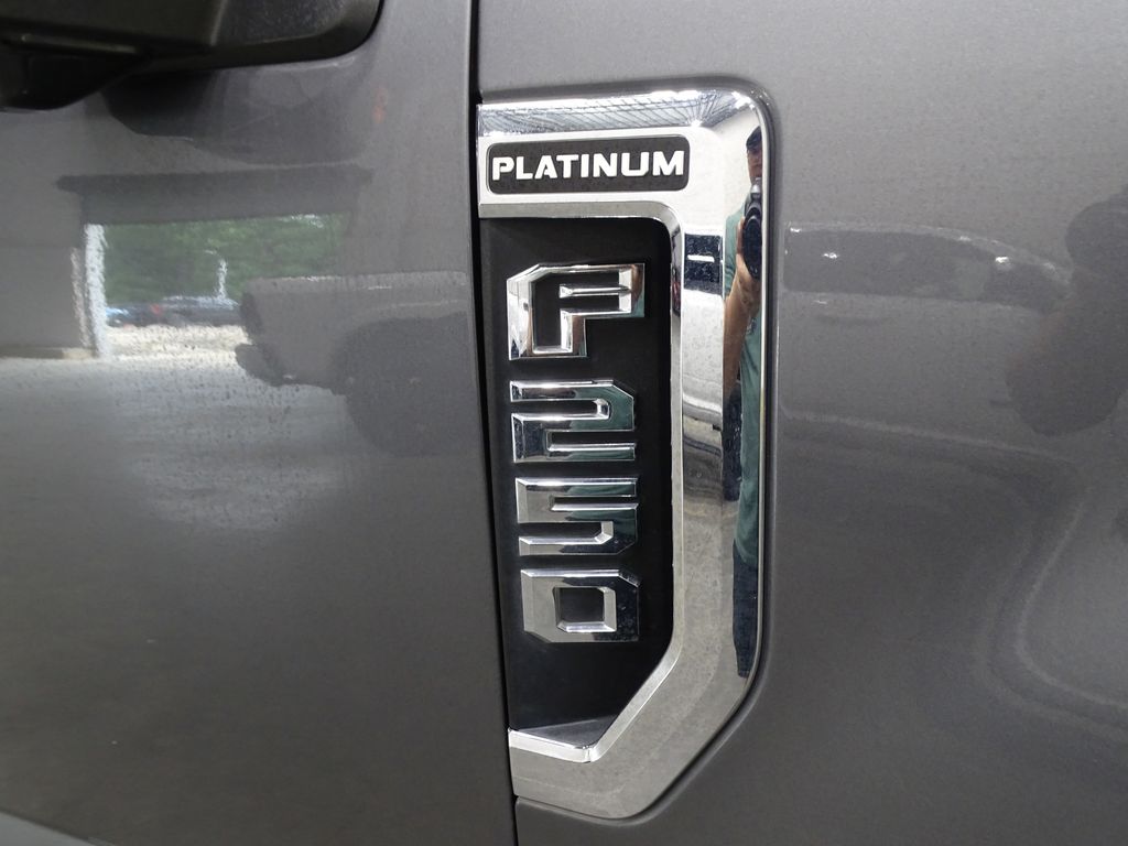 Vehicle image 43 of 50