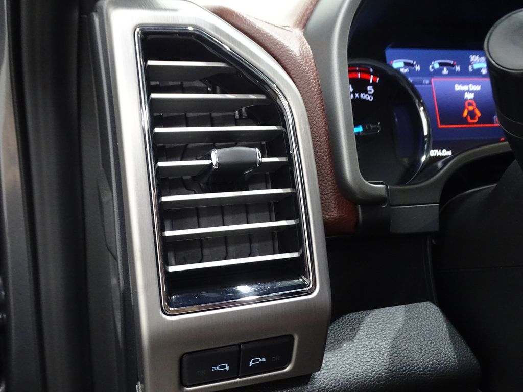 Vehicle image 18 of 50