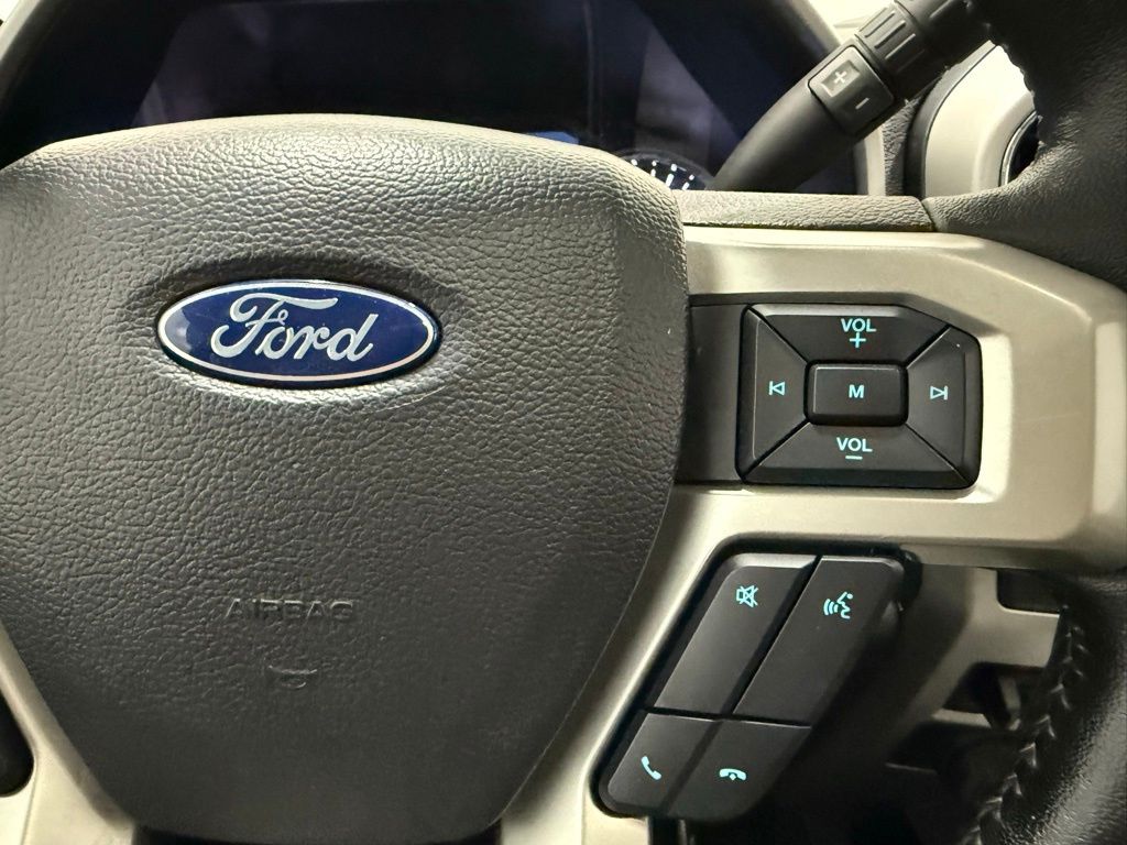 Vehicle image 25 of 48