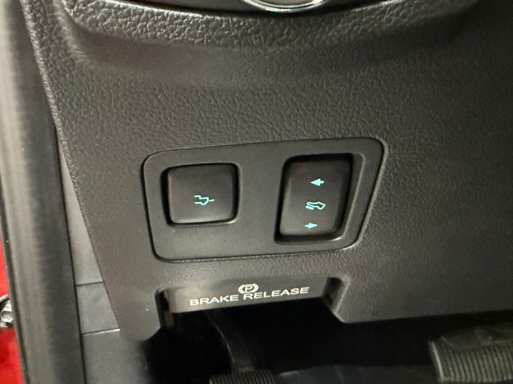 Vehicle image 19 of 48