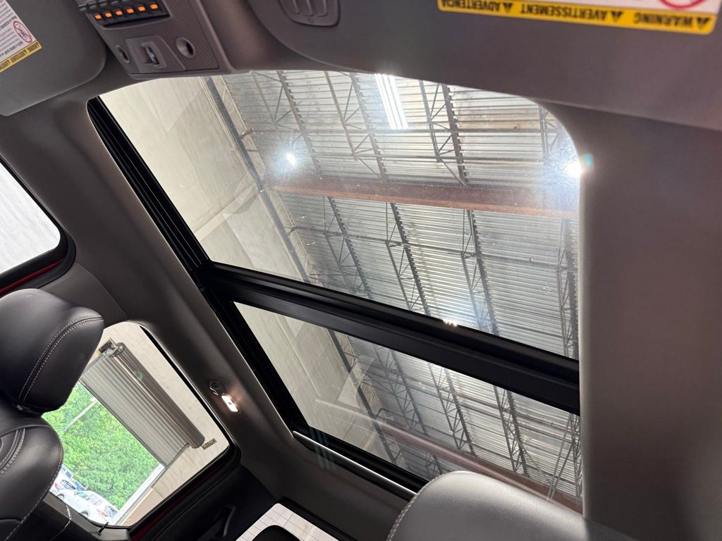Vehicle image 9 of 48
