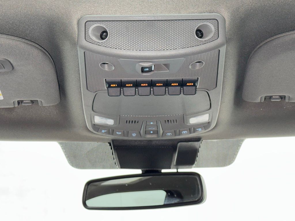 Vehicle image 27 of 48