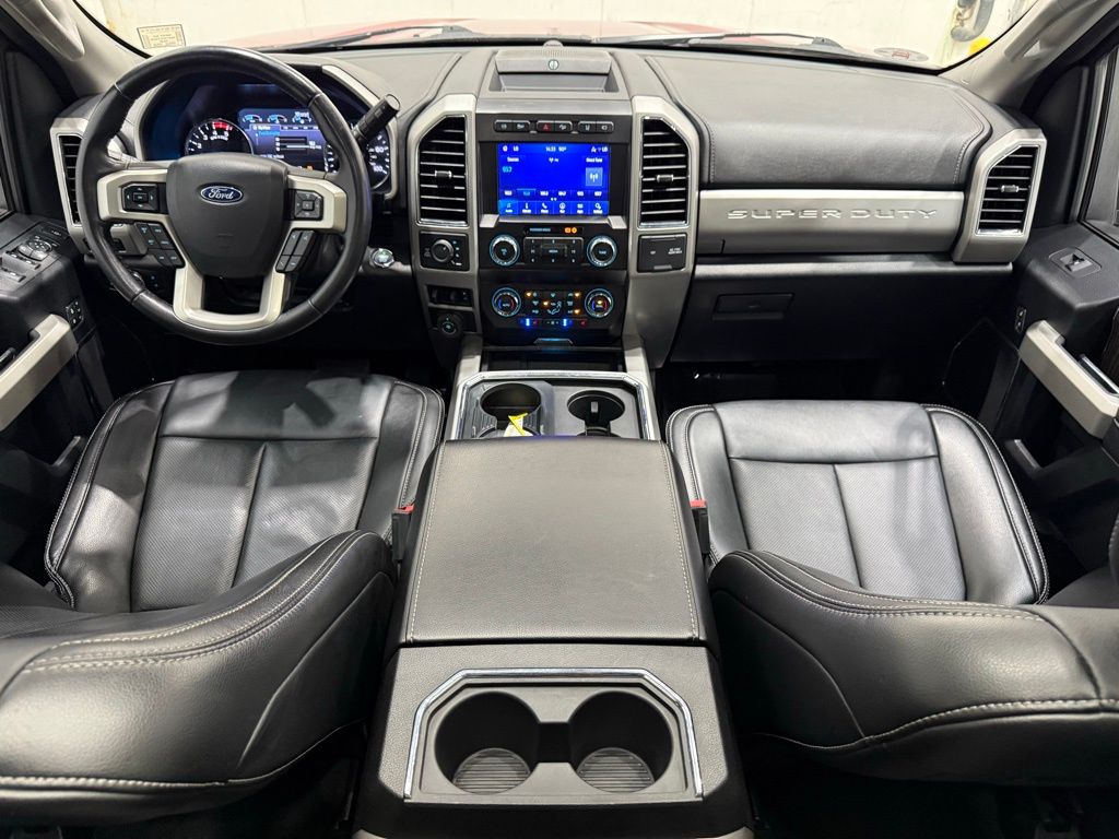 Vehicle image 28 of 48