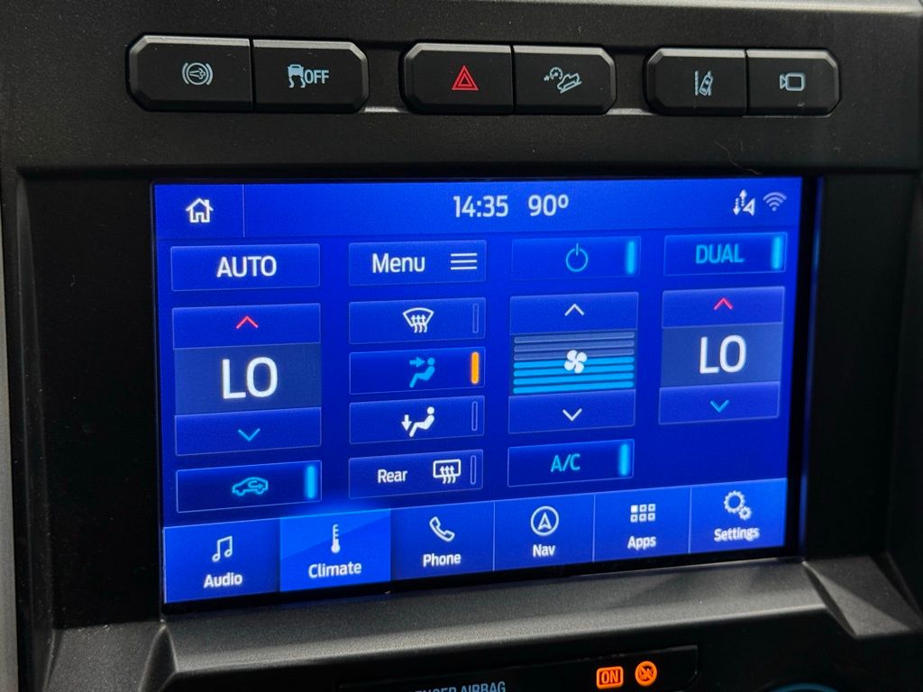 Vehicle image 32 of 48