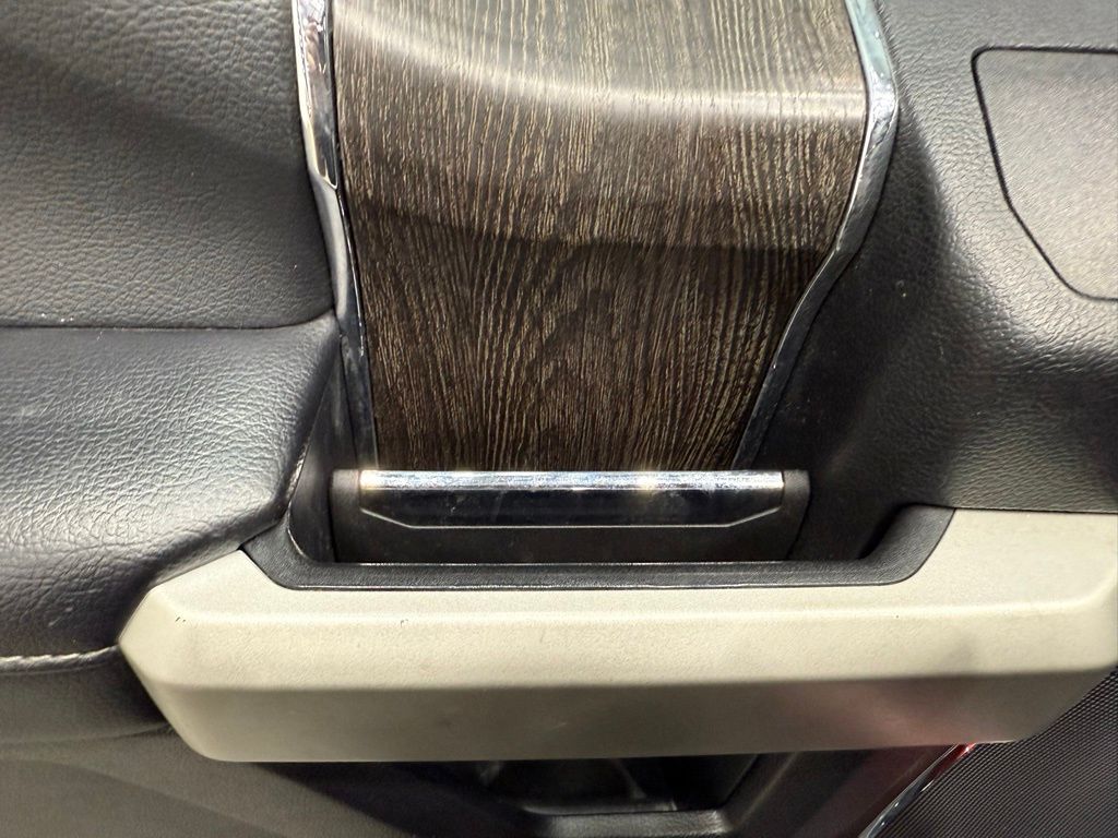 Vehicle image 15 of 48