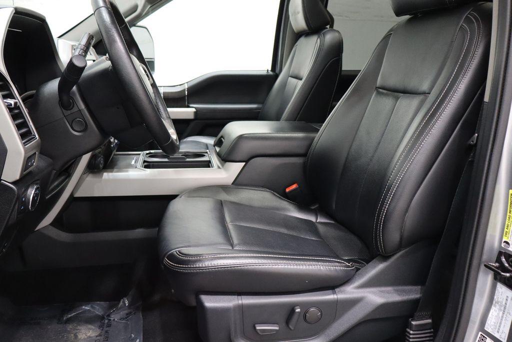 Vehicle image 11 of 40