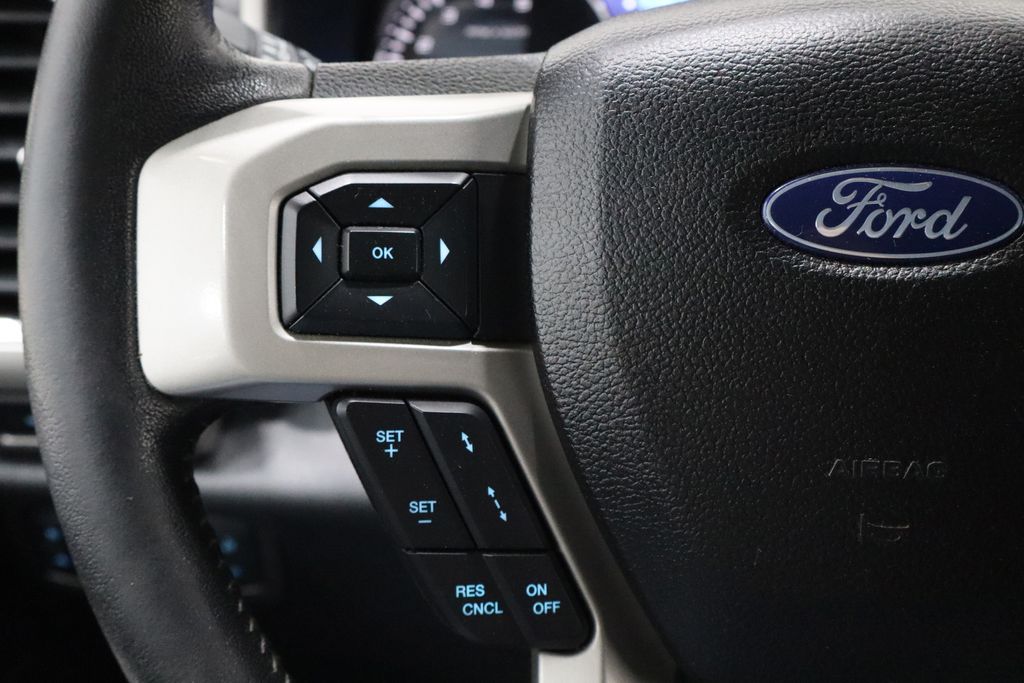 Vehicle image 21 of 40