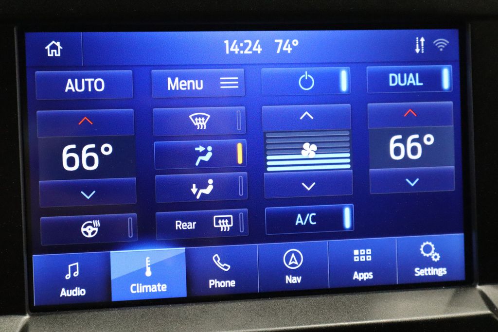 Vehicle image 28 of 40