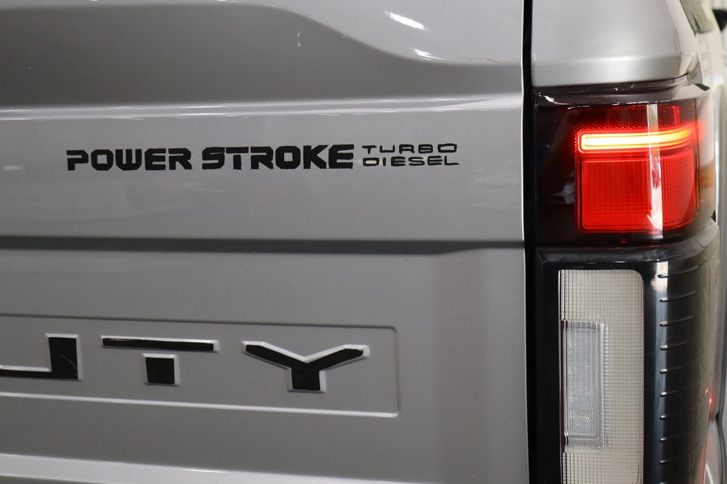 Vehicle image 39 of 40