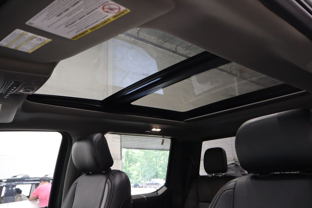 Vehicle image 10 of 42