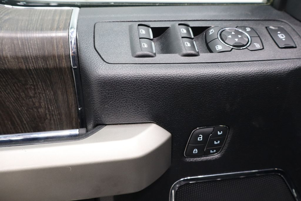 Vehicle image 15 of 42
