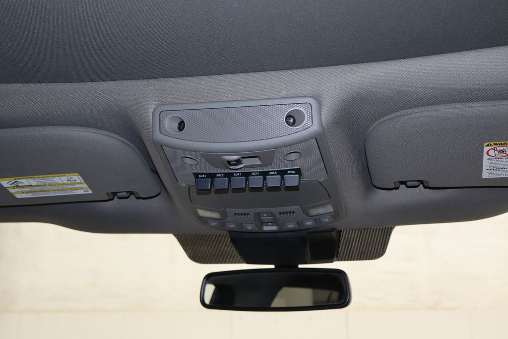 Vehicle image 27 of 42