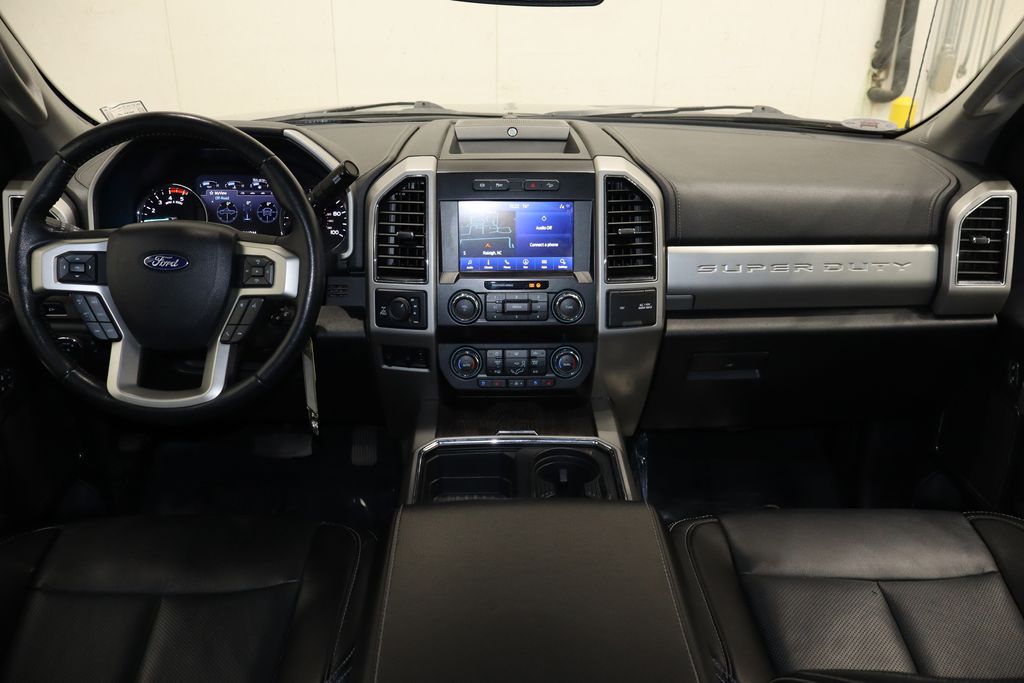 Vehicle image 28 of 42