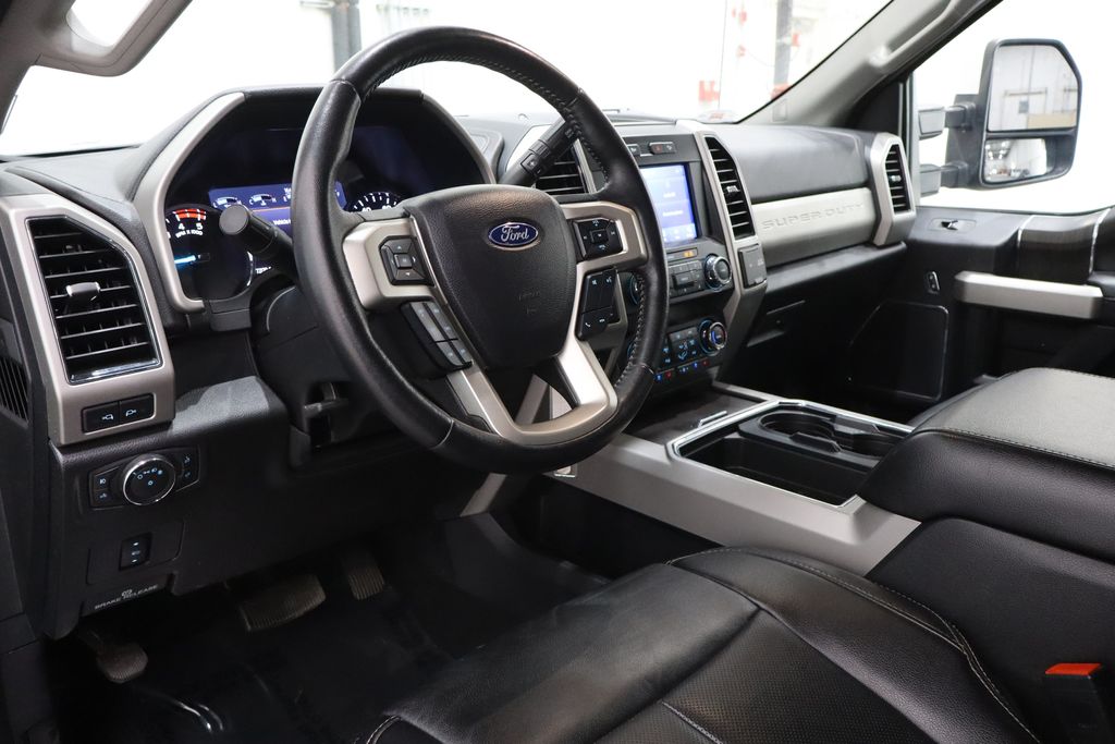 Vehicle image 22 of 42