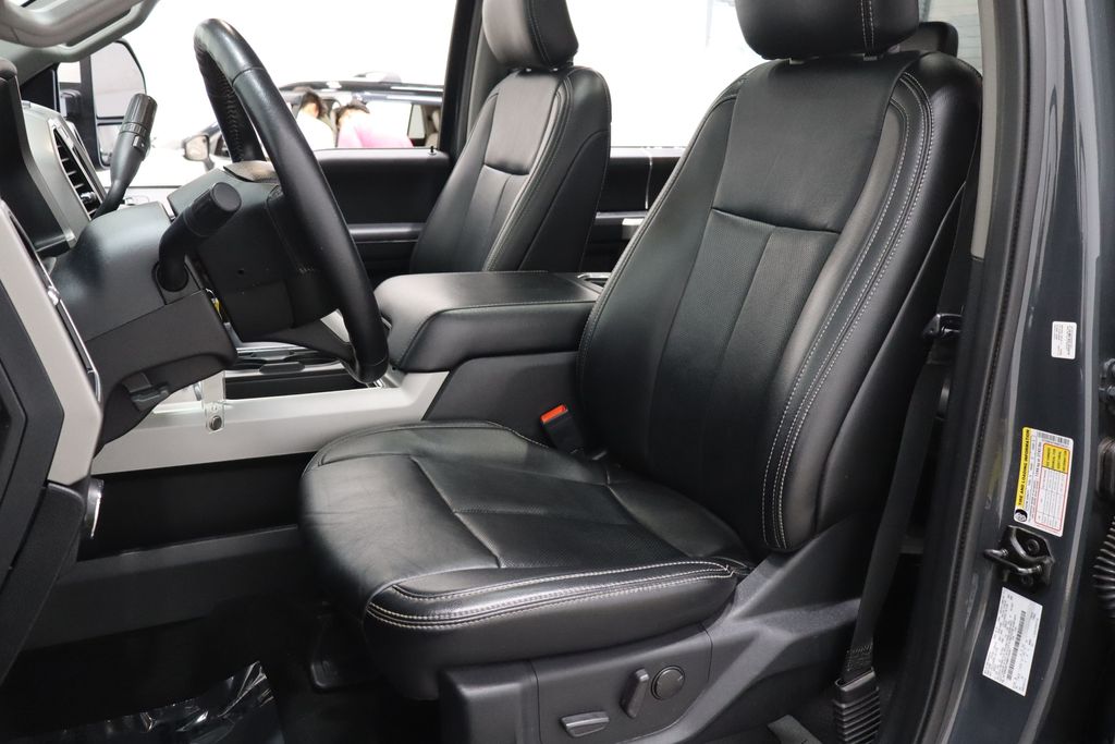 Vehicle image 11 of 42