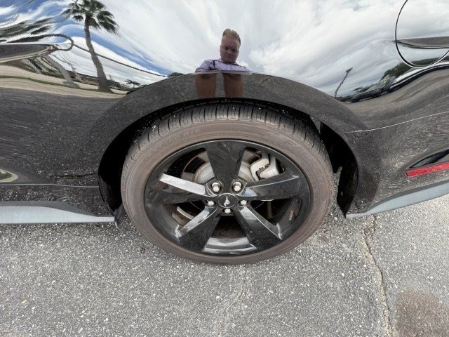 2021 Ford Mustang Image 7 of 10