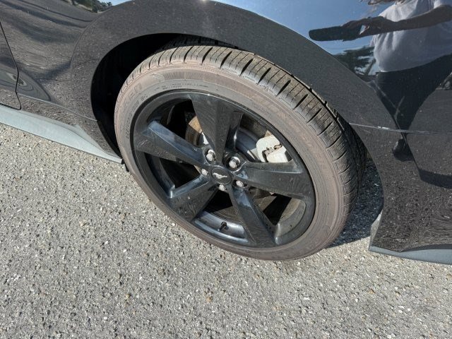 2021 Ford Mustang Image 5 of 10