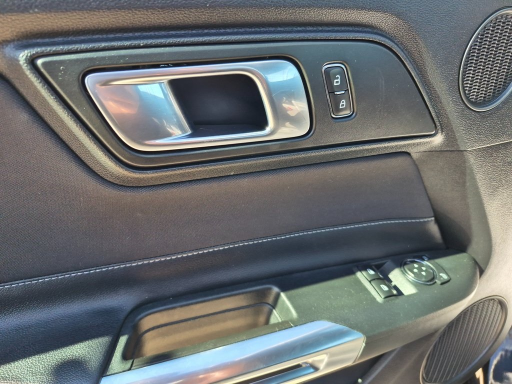 2021 Ford Mustang EcoBoost Image 20 of 22