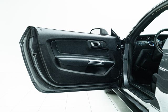 2021 Ford Mustang EcoBoost Image 27 of 44