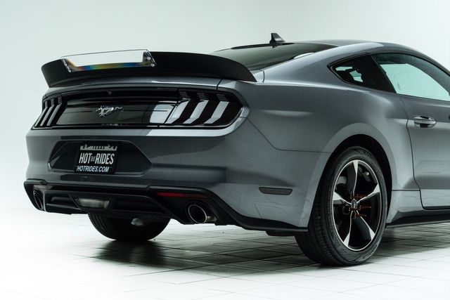 2021 Ford Mustang EcoBoost Image 13 of 44