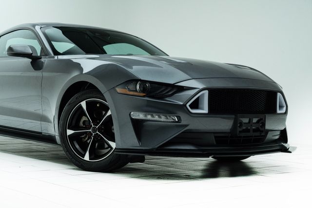 2021 Ford Mustang EcoBoost Image 3 of 44