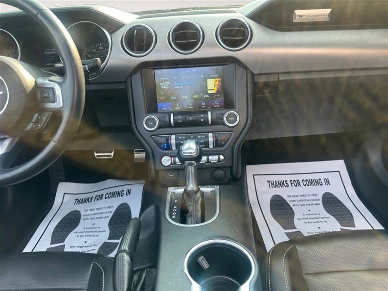 Vehicle image 10 of 14