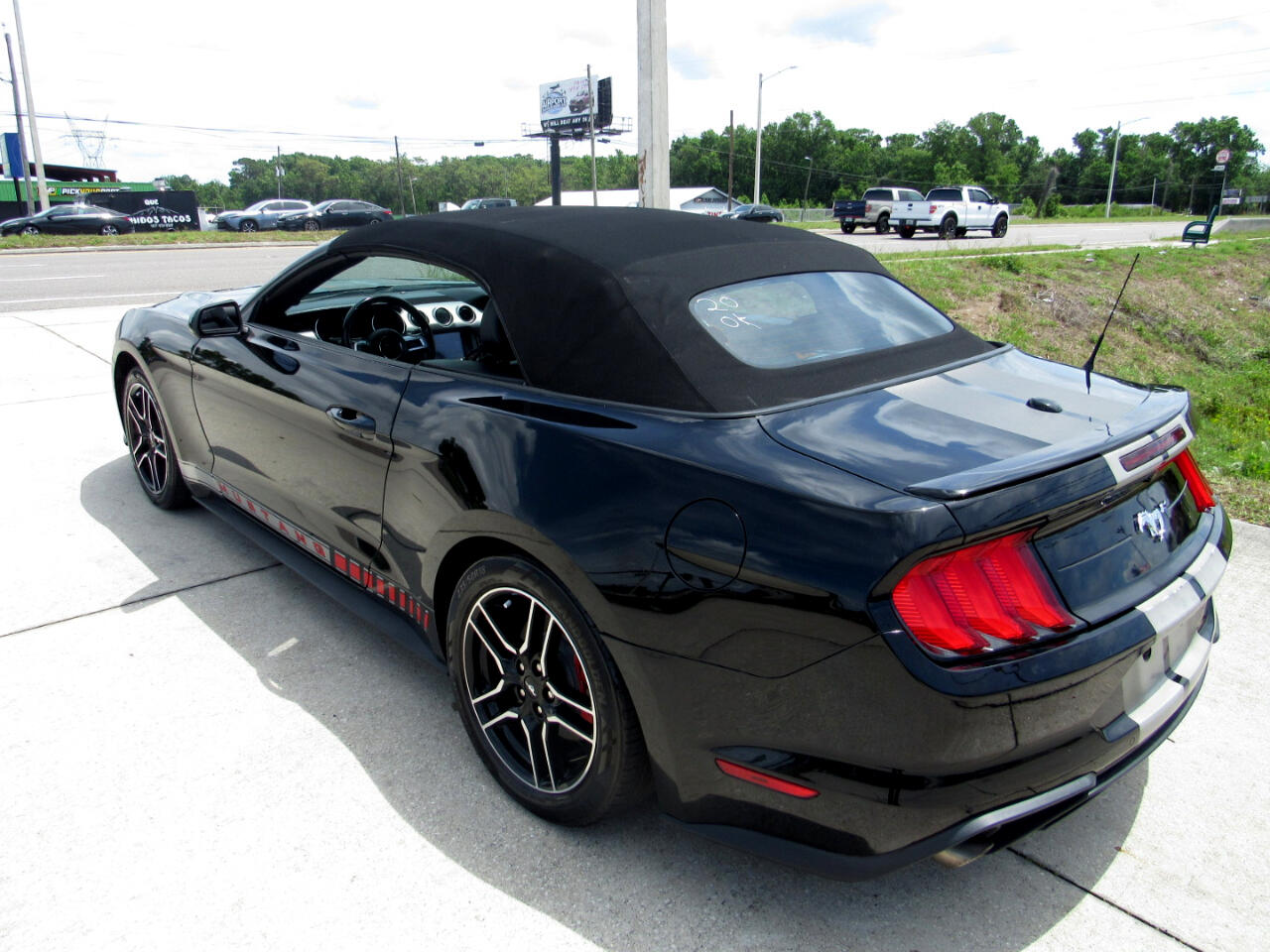 2021 Ford Mustang Image 17 of 70