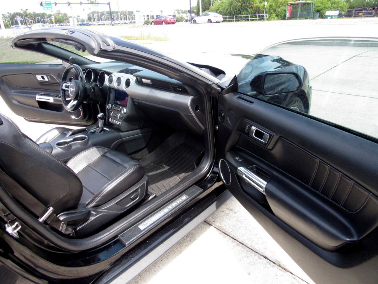 2021 Ford Mustang Image 59 of 70