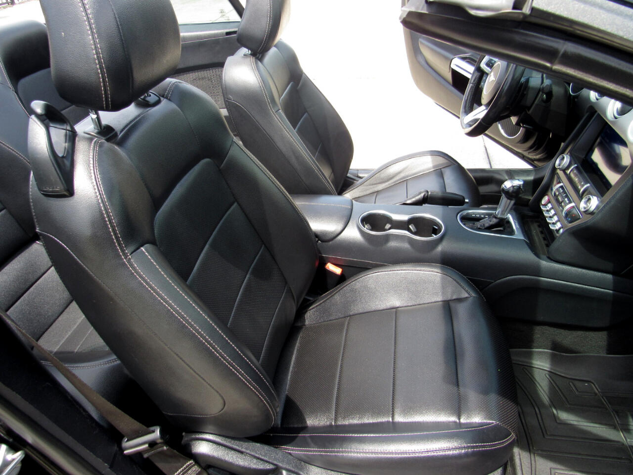 2021 Ford Mustang Image 60 of 70