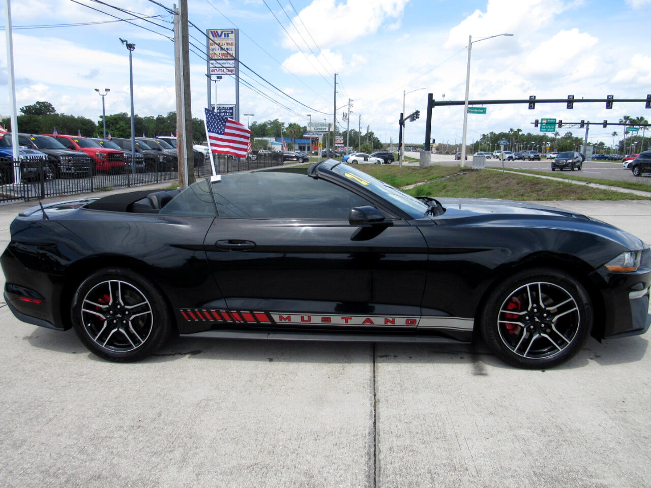 2021 Ford Mustang Image 6 of 70