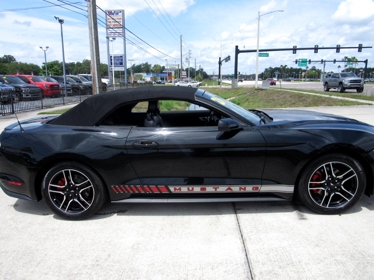 2021 Ford Mustang Image 7 of 70