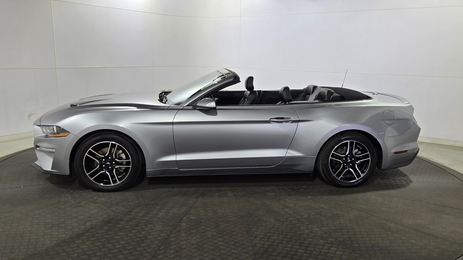 2021 Ford Mustang EcoBoost Premium Image 8 of 29