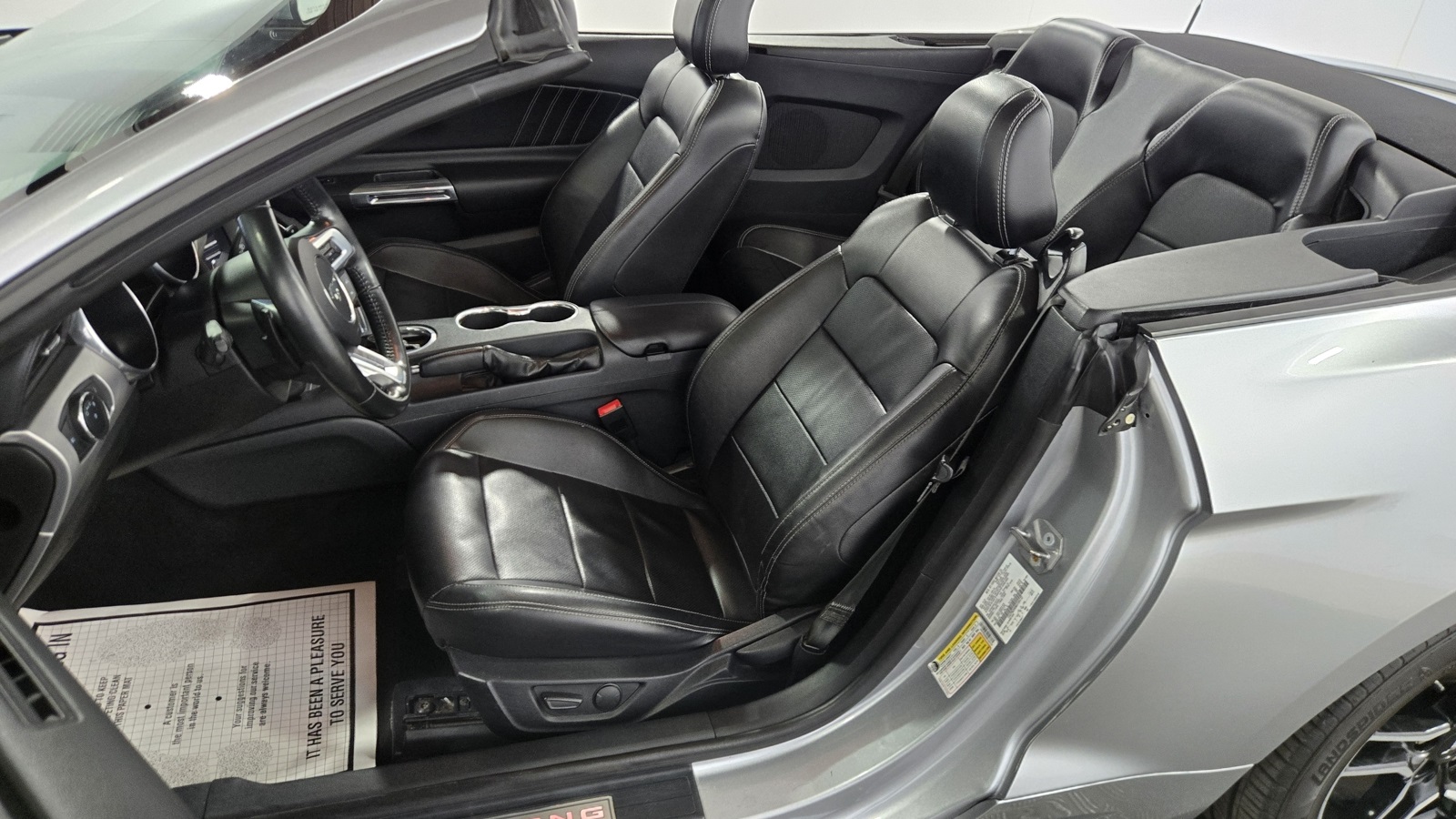 2021 Ford Mustang EcoBoost Premium Image 14 of 29