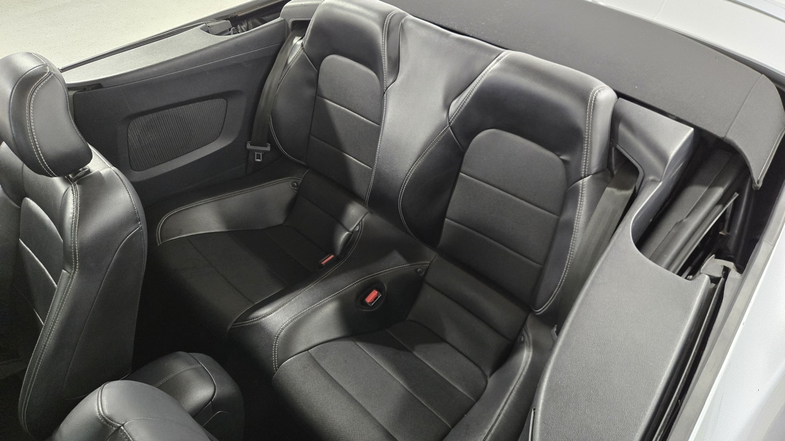 2021 Ford Mustang EcoBoost Premium Image 13 of 29