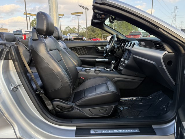 2021 Ford Mustang EcoBoost Premium Image 11 of 31