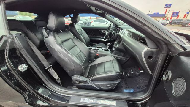 2021 Ford Mustang EcoBoost Premium Image 15 of 19