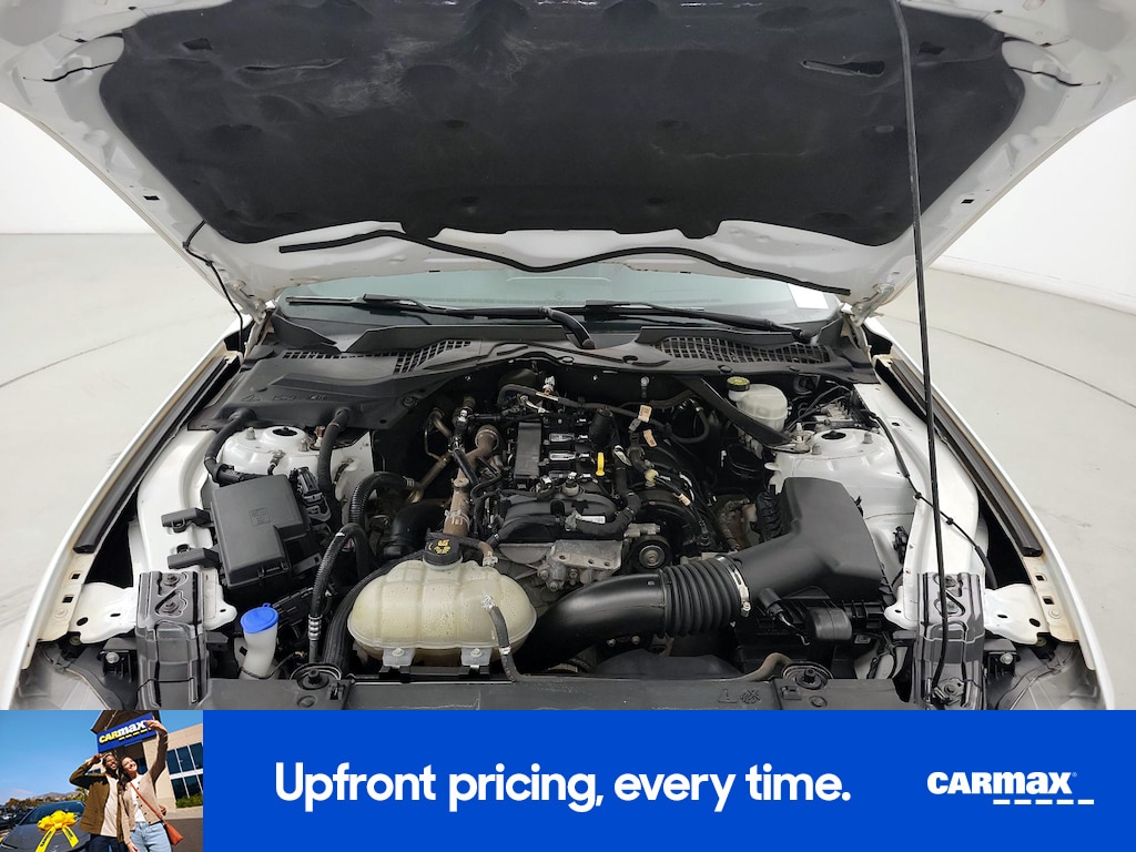 2021 Ford Mustang EcoBoost Image 9 of 25