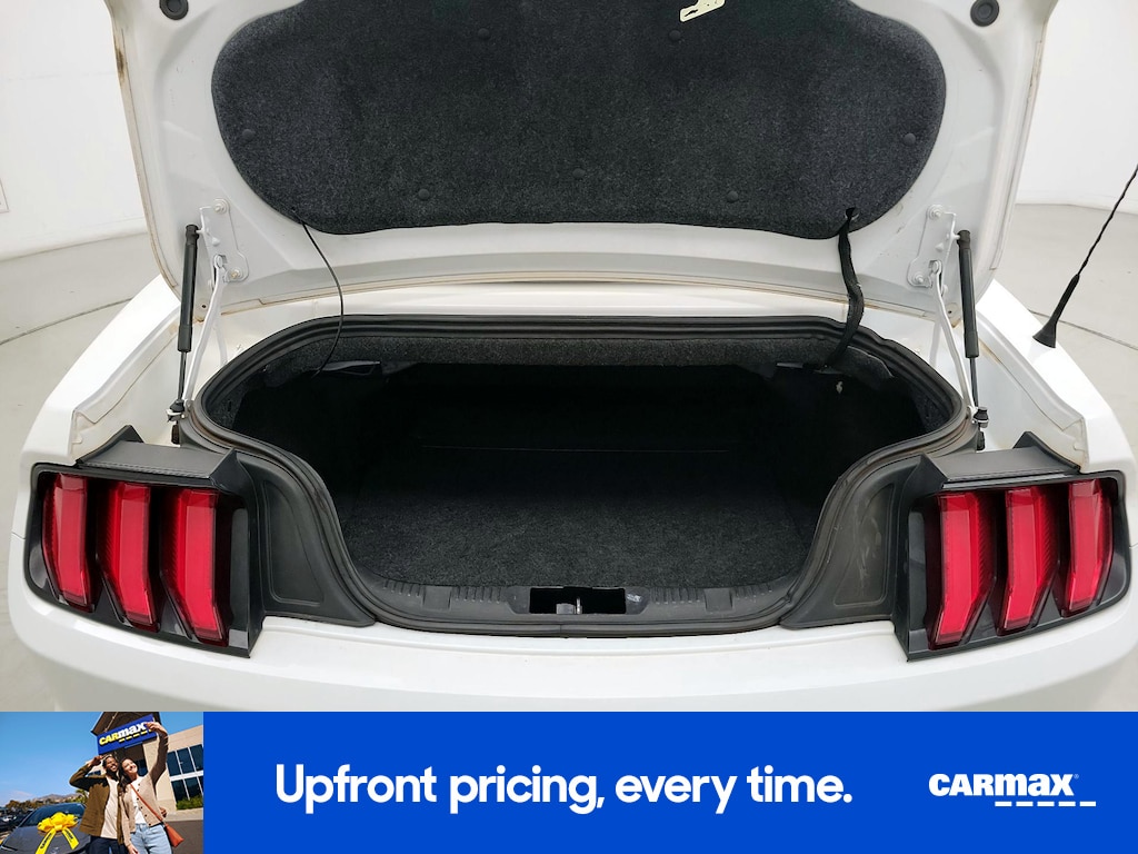 2021 Ford Mustang EcoBoost Image 10 of 25