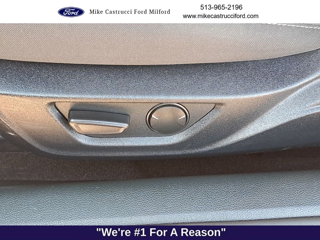 2021 Ford Mustang Image 17 of 27