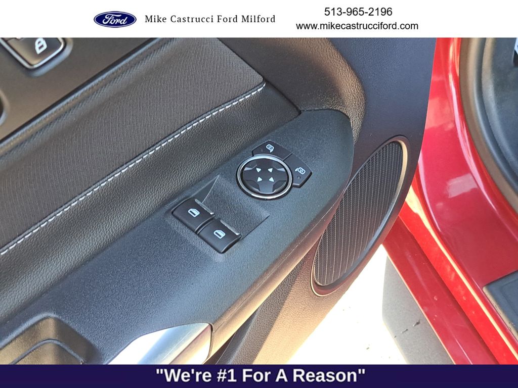 2021 Ford Mustang Image 18 of 27