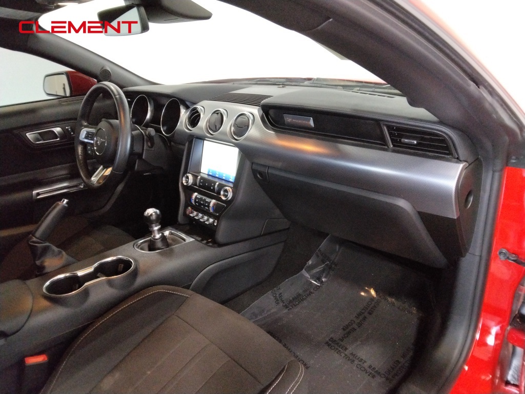 2021 Ford Mustang GT Image 16 of 37