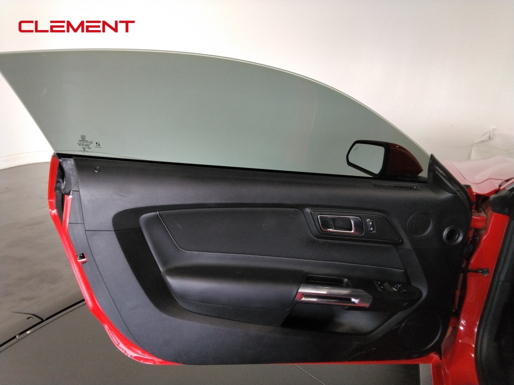 2021 Ford Mustang GT Image 19 of 37