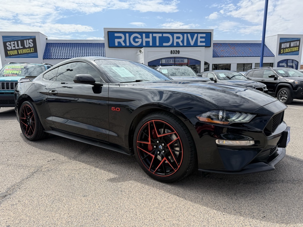 2021 Ford Mustang GT Image 2 of 25