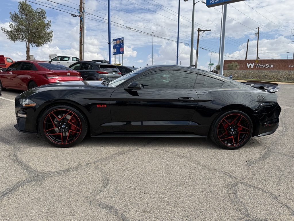 2021 Ford Mustang GT Image 4 of 25