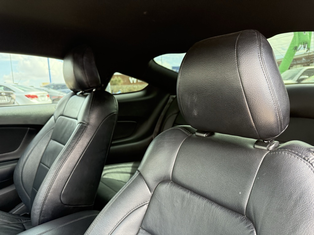 2021 Ford Mustang GT Image 14 of 25