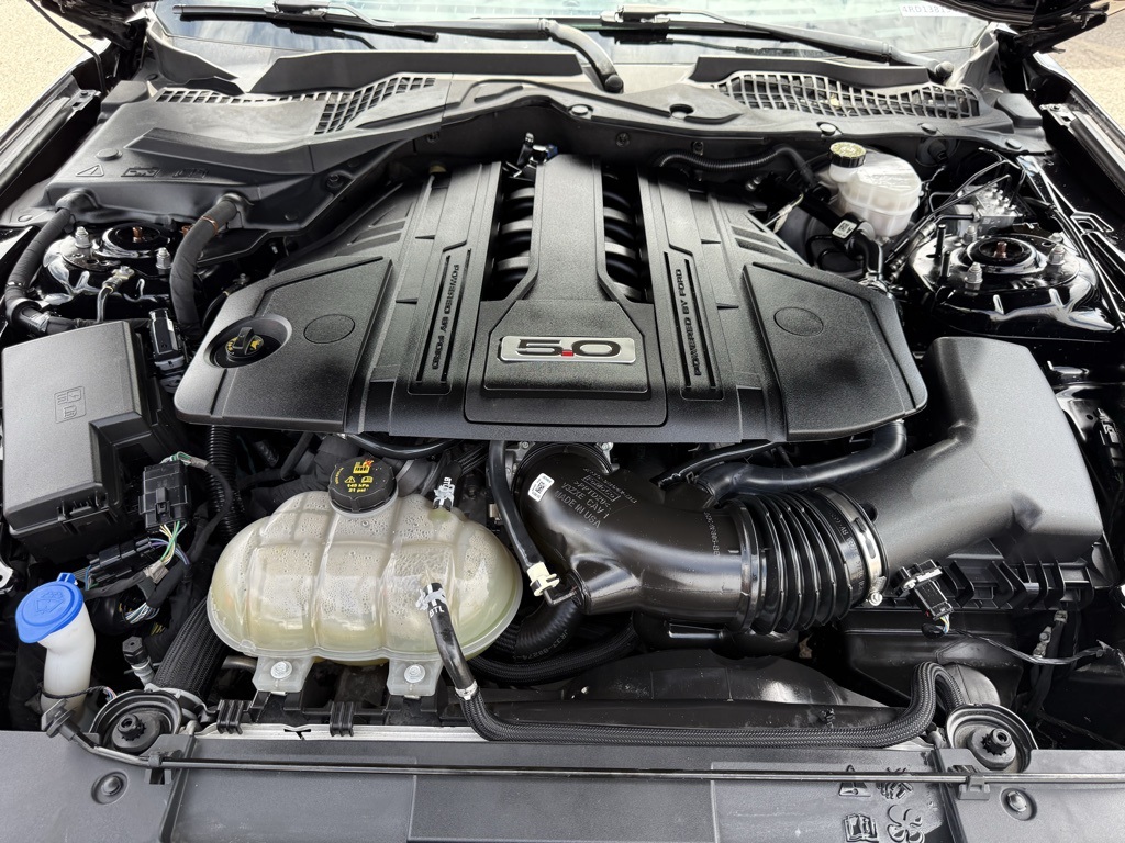 2021 Ford Mustang GT Image 8 of 25