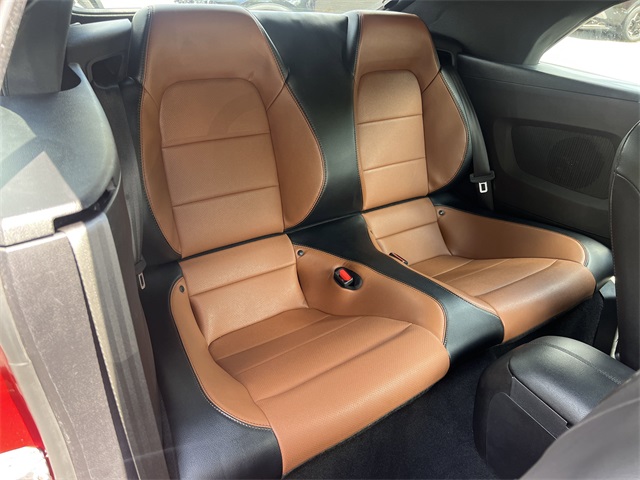 Vehicle image 14 of 32