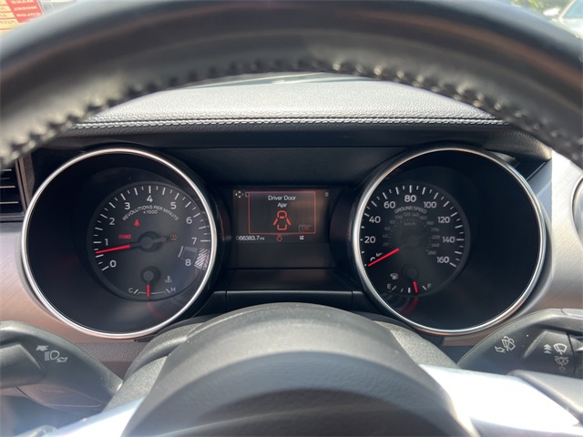 Vehicle image 21 of 32